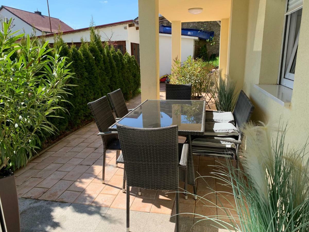 Terrassenwohnung In Estenfeld Bei Wuerzburg 외부 사진