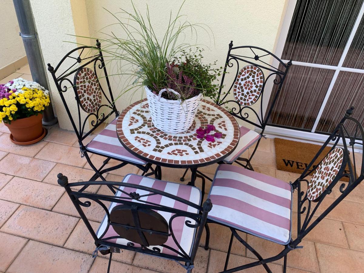 Terrassenwohnung In Estenfeld Bei Wuerzburg 외부 사진